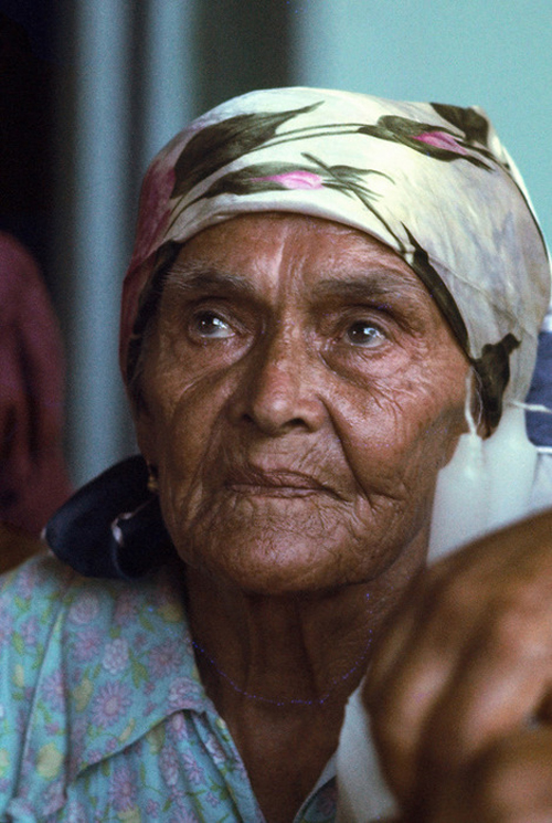 AÑO 1976 - COLOR - VIDA CAMPESINA EN PARAGUAY (JOSÉ MARÍA BLANCH)